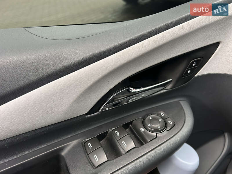 Хэтчбек Chevrolet Bolt EV 2017 в Житомире