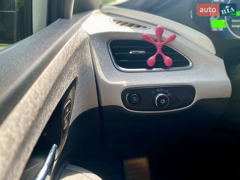 Хетчбек Chevrolet Bolt EV 2017 в Києві