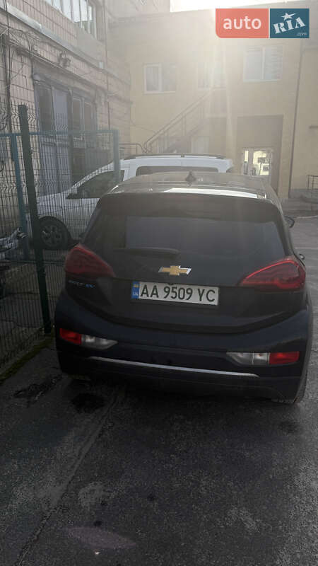 Хэтчбек Chevrolet Bolt EV 2020 в Киеве