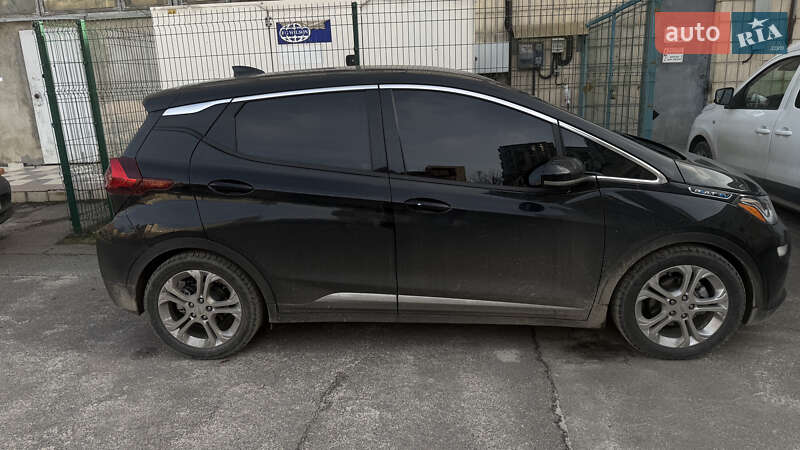 Хэтчбек Chevrolet Bolt EV 2020 в Киеве