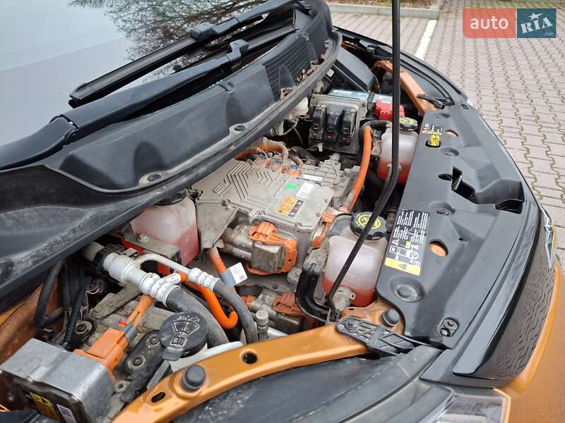 Хетчбек Chevrolet Bolt EV 2016 в Миргороді