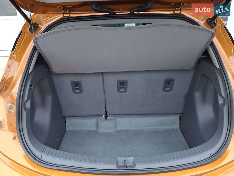 Хетчбек Chevrolet Bolt EV 2016 в Миргороді