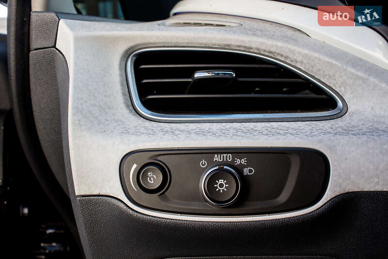 Хэтчбек Chevrolet Bolt EV 2020 в Львове фото 33 Хэтчбек Chevrolet Bolt EV 2020 в Львове