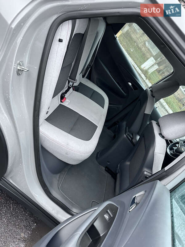 Хетчбек Chevrolet Bolt EV 2020 в Києві
