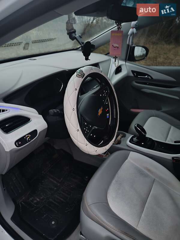 Хетчбек Chevrolet Bolt EV 2017 в Києві фото 10 Хетчбек Chevrolet Bolt EV 2017 в Києві