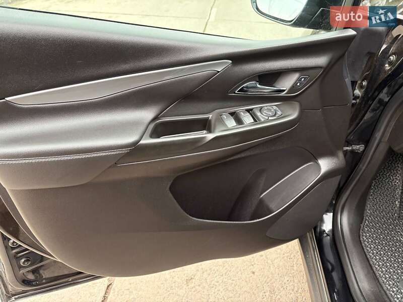 Хэтчбек Chevrolet Bolt EV 2023 в Кропивницком фото 5 Хэтчбек Chevrolet Bolt EV 2023 в Кропивницком