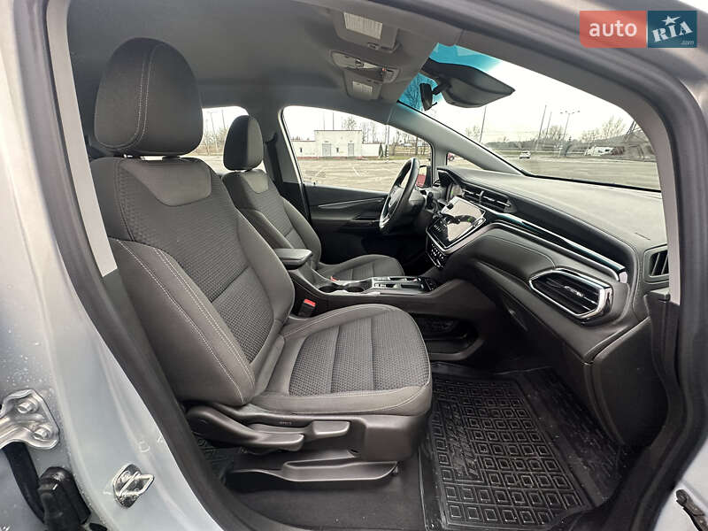 Хэтчбек Chevrolet Bolt EV 2023 в Киеве