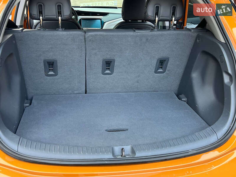 Хэтчбек Chevrolet Bolt EV 2017 в Смеле