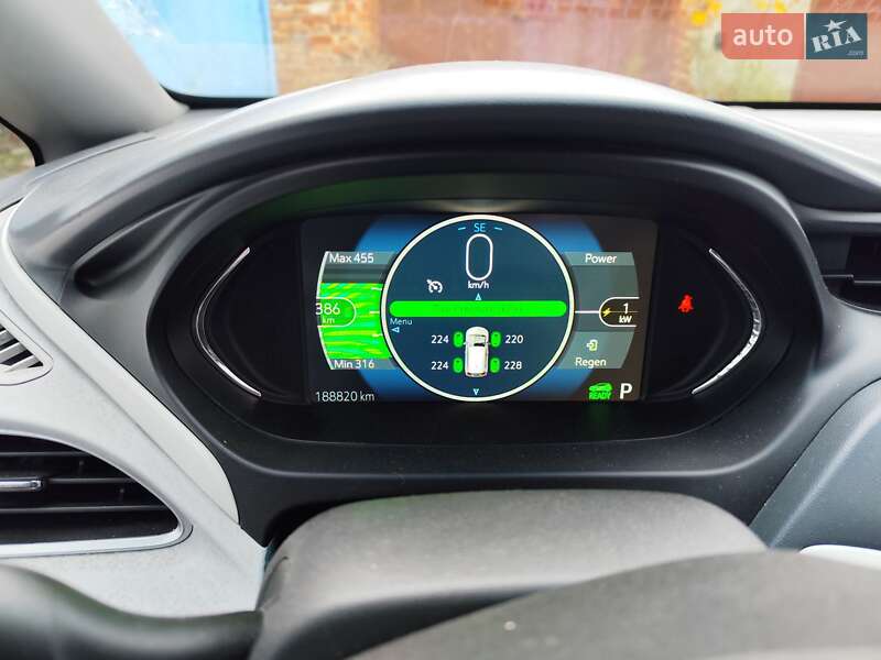 Хетчбек Chevrolet Bolt EV 2018 в Полтаві фото 10 Хетчбек Chevrolet Bolt EV 2018 в Полтаві