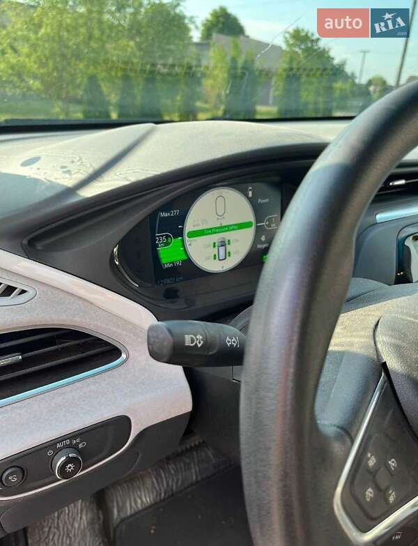 Хетчбек Chevrolet Bolt EV 2017 в Лубнах