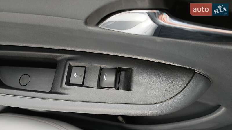 Хэтчбек Chevrolet Bolt EV 2021 в Житомире фото 9 Хэтчбек Chevrolet Bolt EV 2021 в Житомире