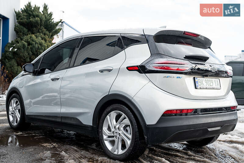 Хэтчбек Chevrolet Bolt EV 2021 в Киеве