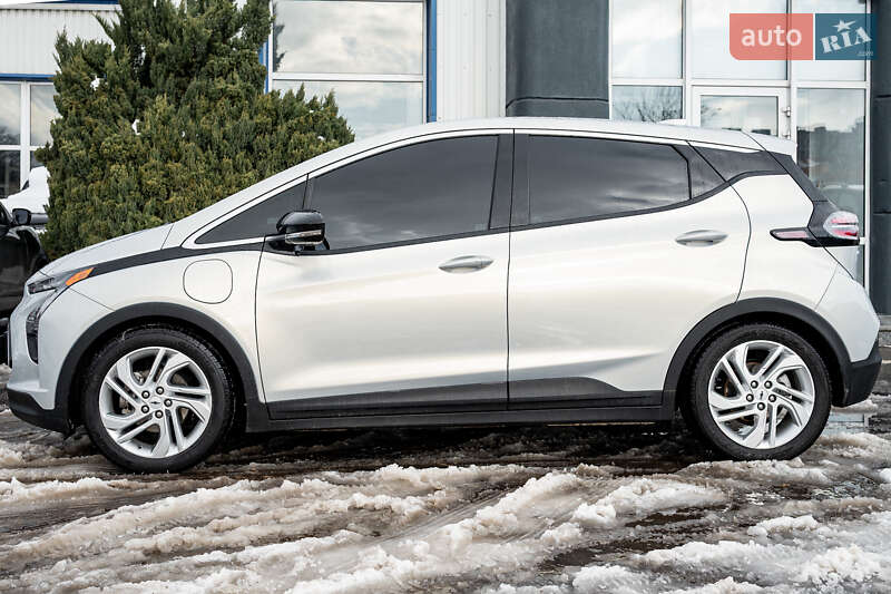 Хэтчбек Chevrolet Bolt EV 2021 в Киеве