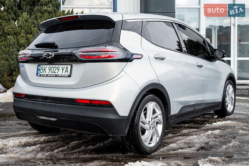 Хэтчбек Chevrolet Bolt EV 2021 в Киеве