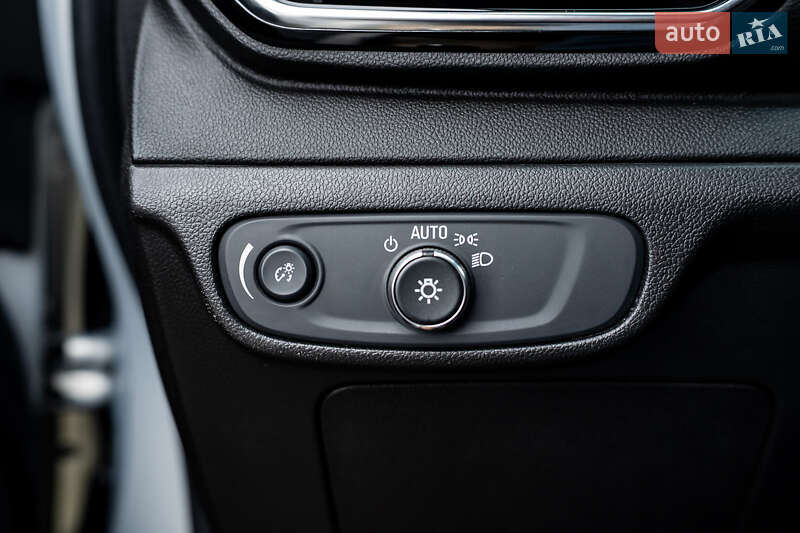 Хэтчбек Chevrolet Bolt EV 2021 в Киеве