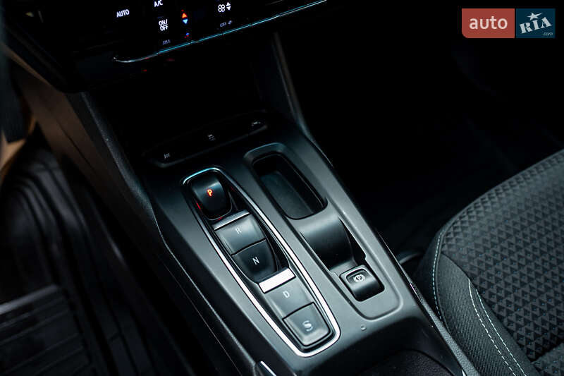 Хэтчбек Chevrolet Bolt EV 2021 в Киеве