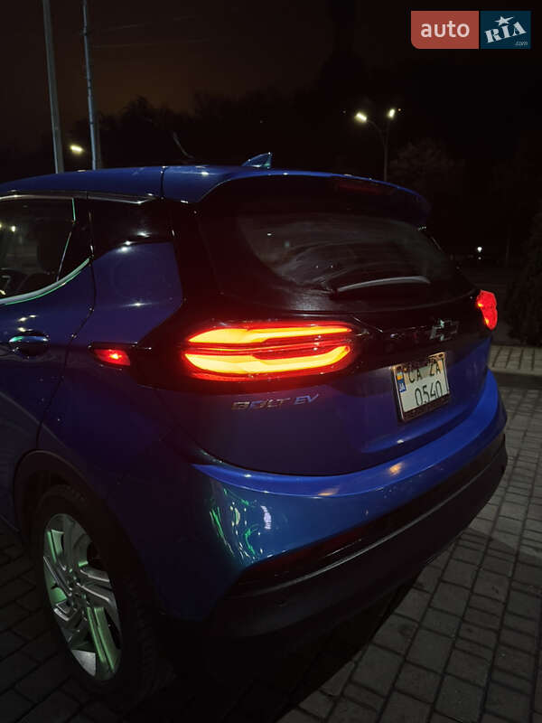 Хэтчбек Chevrolet Bolt EV 2022 в Киеве