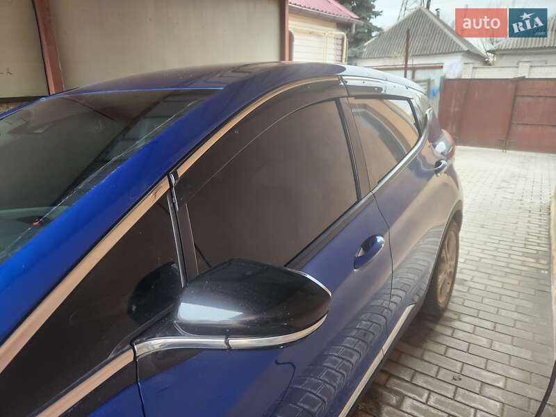 Хэтчбек Chevrolet Bolt EV 2020 в Днепре