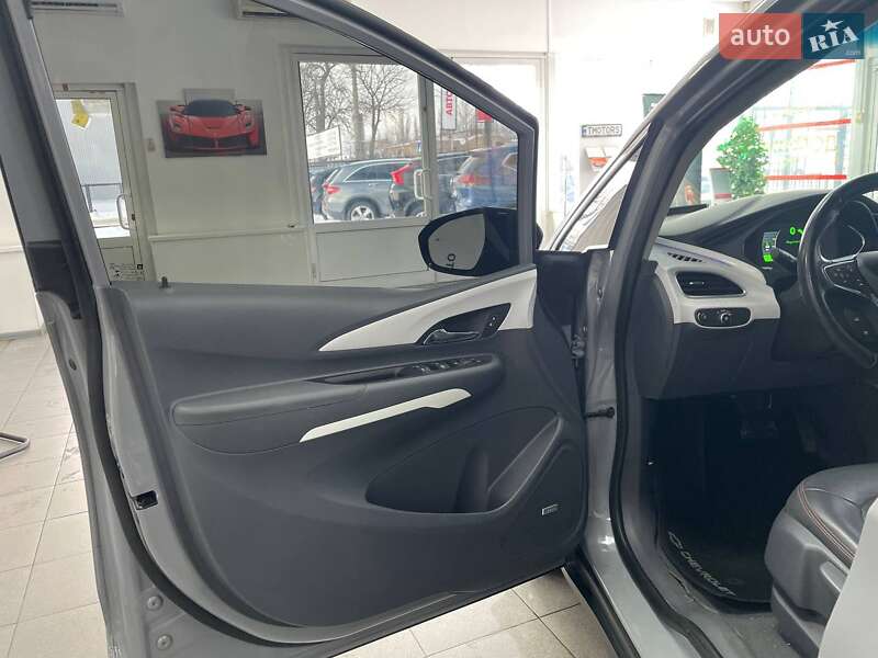Хэтчбек Chevrolet Bolt EV 2019 в Киеве