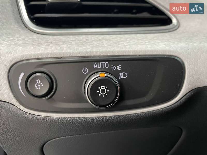 Хэтчбек Chevrolet Bolt EV 2019 в Киеве