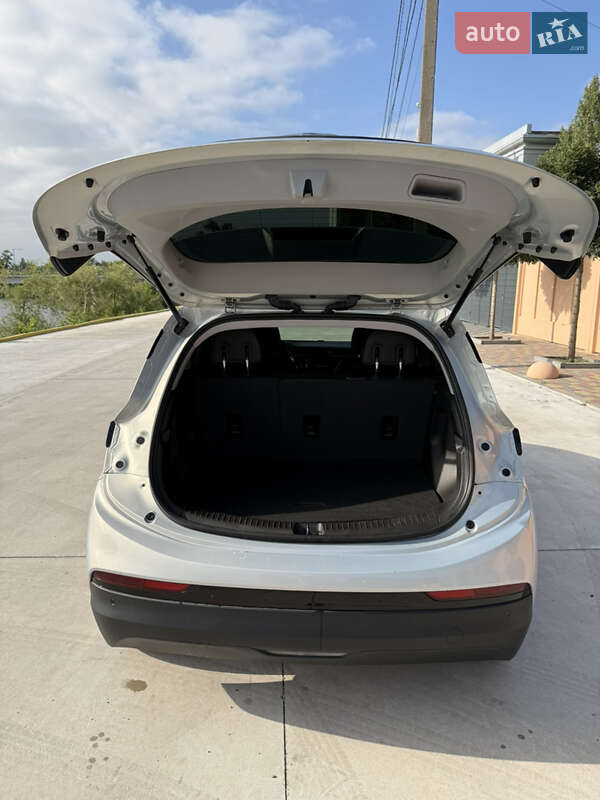 Хэтчбек Chevrolet Bolt EV 2023 в Новомосковске фото 4 Хэтчбек Chevrolet Bolt EV 2023 в Новомосковске