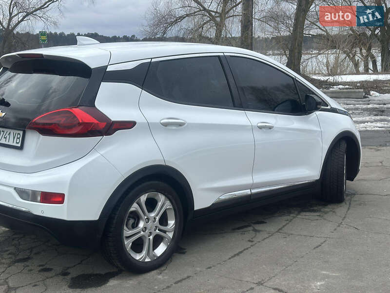 Хэтчбек Chevrolet Bolt EV 2019 в Киеве