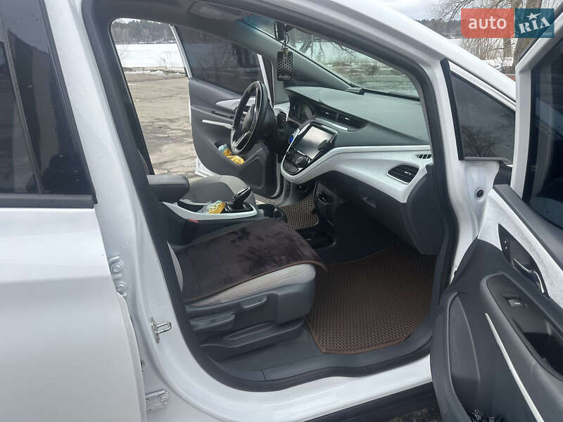 Хэтчбек Chevrolet Bolt EV 2019 в Киеве