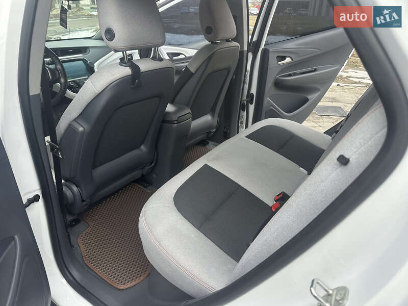 Хэтчбек Chevrolet Bolt EV 2019 в Киеве