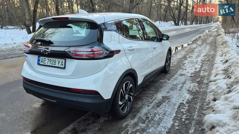 Хэтчбек Chevrolet Bolt EV 2022 в Киеве