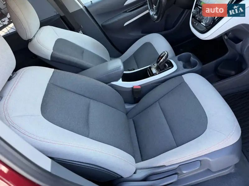 Хэтчбек Chevrolet Bolt EV 2018 в Сваляве