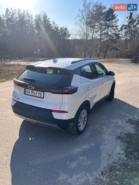 Хэтчбек Chevrolet Bolt EV 2023 в Киеве