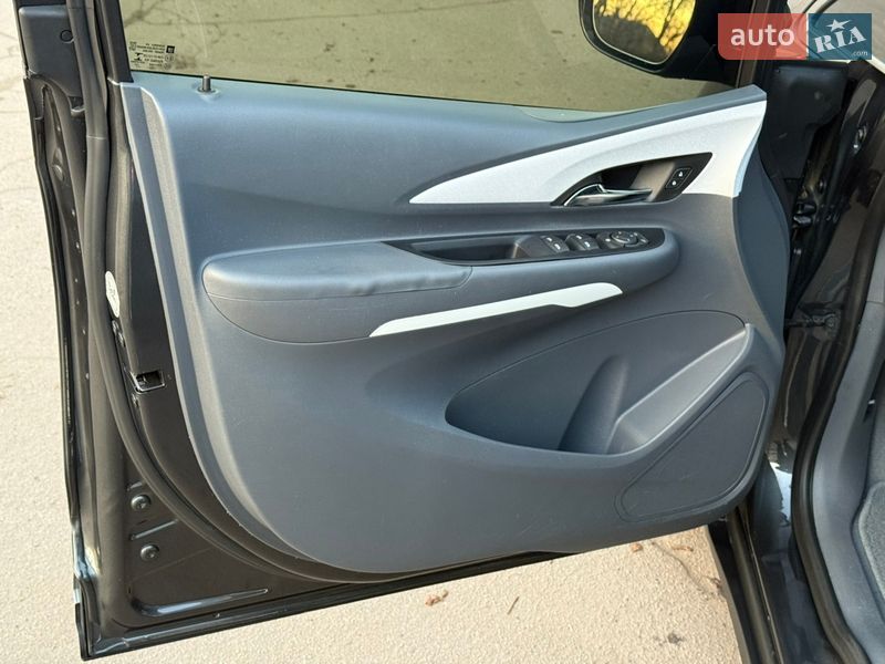 Хэтчбек Chevrolet Bolt EV 2017 в Киеве