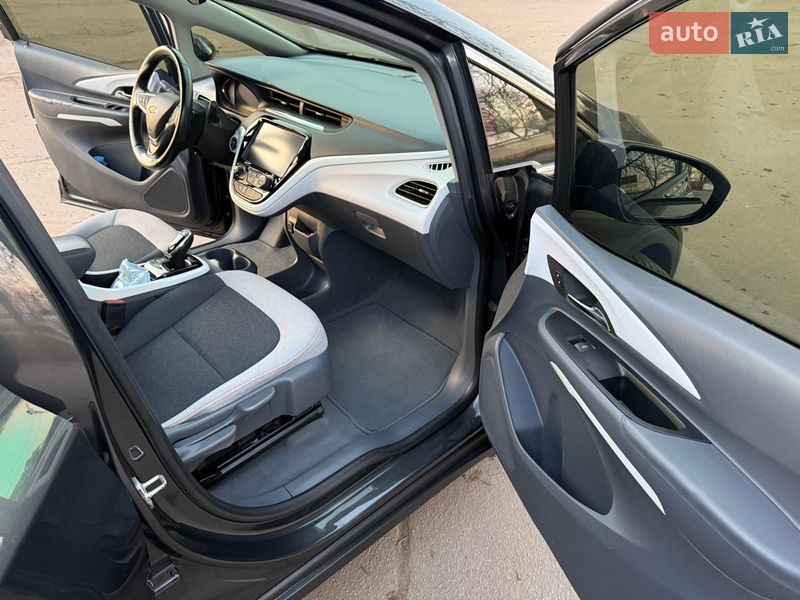 Хэтчбек Chevrolet Bolt EV 2017 в Киеве
