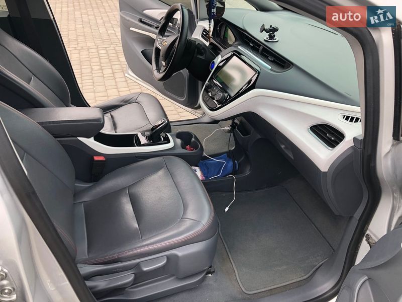 Хэтчбек Chevrolet Bolt EV 2017 в Львове фото 21 Хэтчбек Chevrolet Bolt EV 2017 в Львове