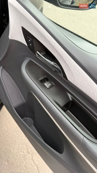 Хэтчбек Chevrolet Bolt EV 2018 в Ровно