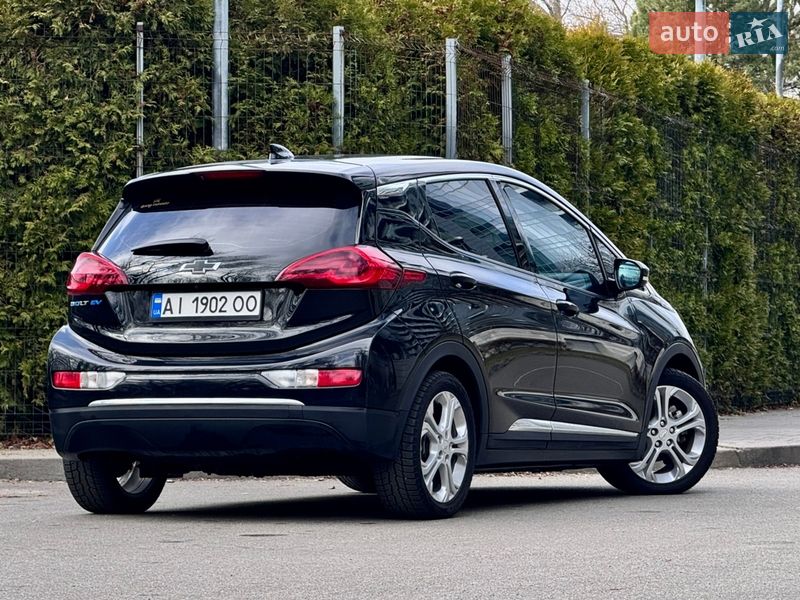 Хэтчбек Chevrolet Bolt EV 2020 в Киеве