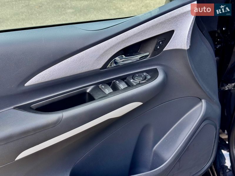 Хэтчбек Chevrolet Bolt EV 2020 в Киеве