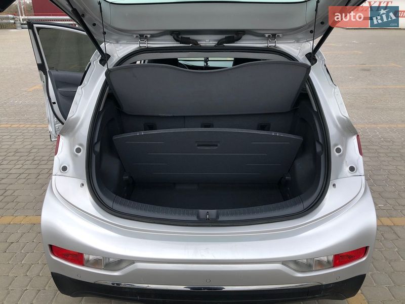 Хэтчбек Chevrolet Bolt EV 2017 в Львове фото 29 Хэтчбек Chevrolet Bolt EV 2017 в Львове