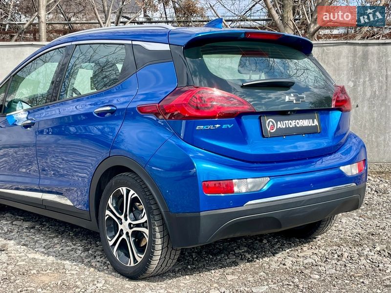 Хэтчбек Chevrolet Bolt EV 2019 в Киеве