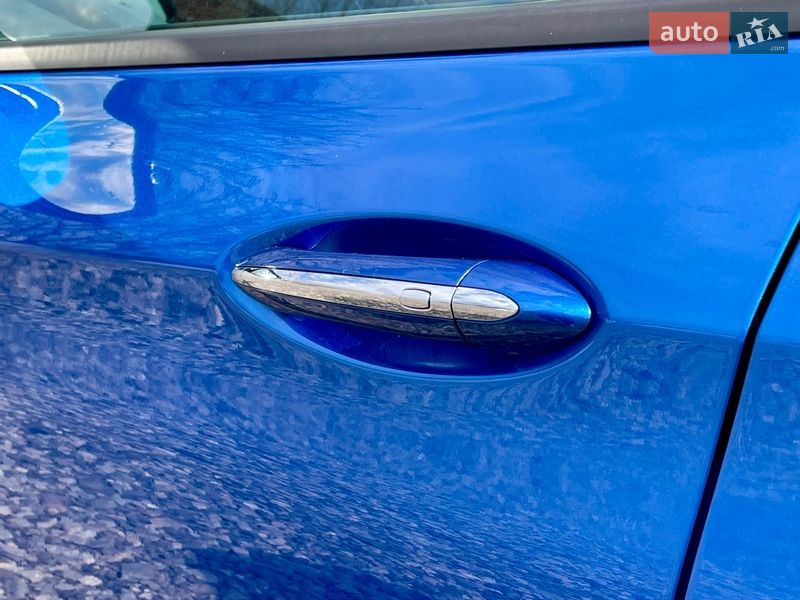 Хэтчбек Chevrolet Bolt EV 2019 в Киеве