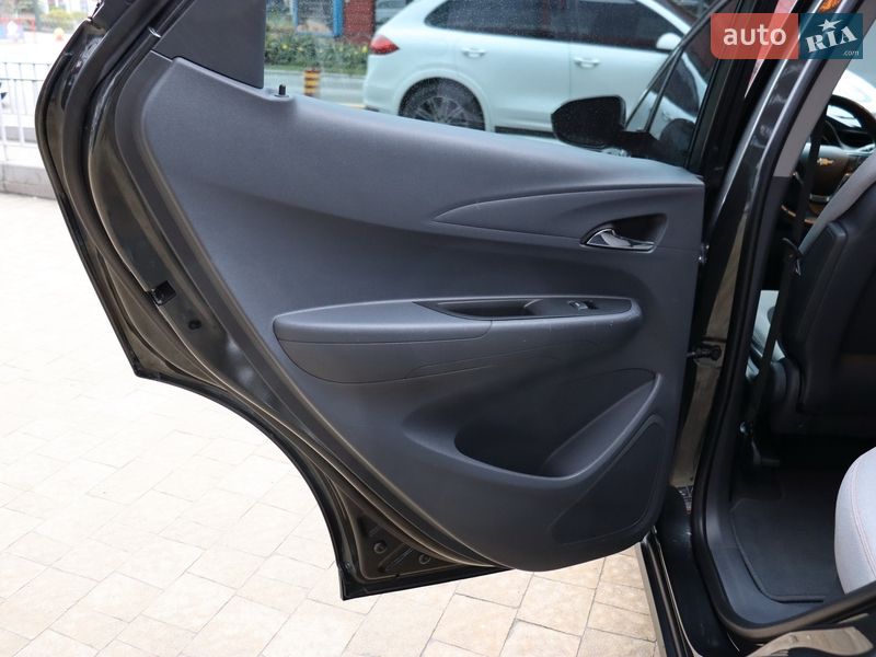 Хэтчбек Chevrolet Bolt EV 2019 в Львове фото 31 Хэтчбек Chevrolet Bolt EV 2019 в Львове
