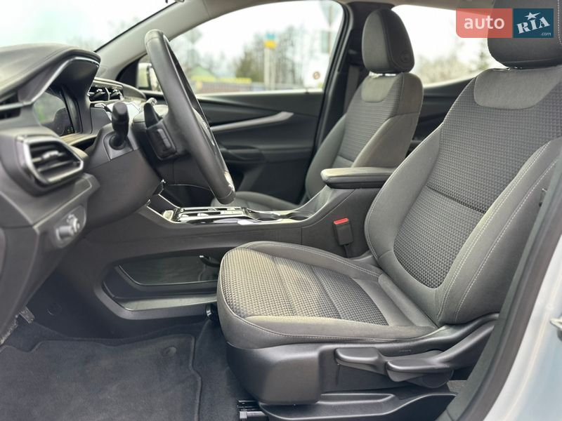 Хетчбек Chevrolet Bolt EV 2023 в Первомайську