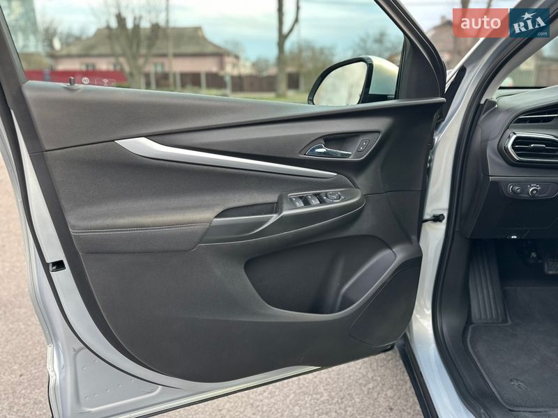 Хетчбек Chevrolet Bolt EV 2023 в Первомайську