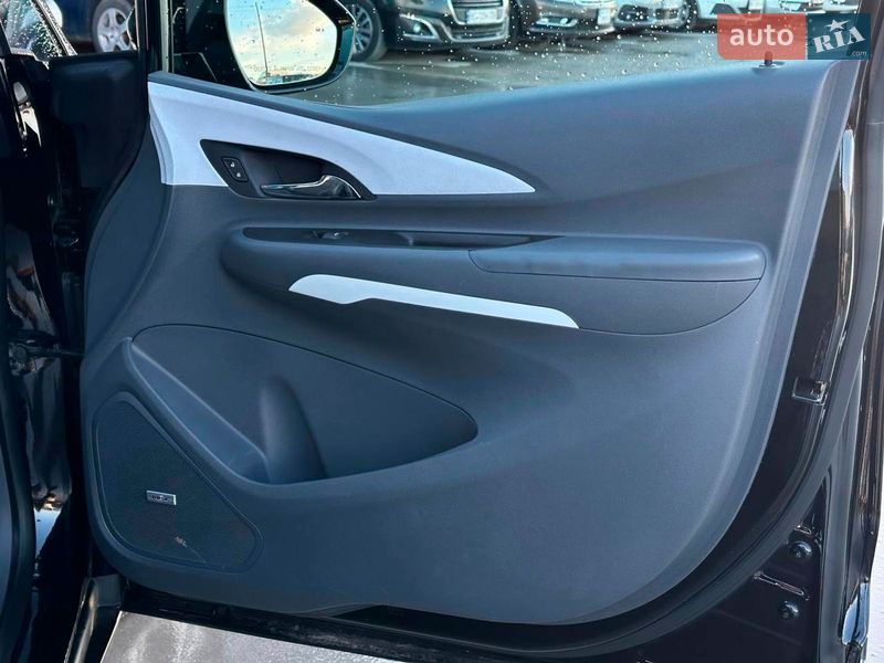 Хэтчбек Chevrolet Bolt EV 2019 в Львове фото 37 Хэтчбек Chevrolet Bolt EV 2019 в Львове
