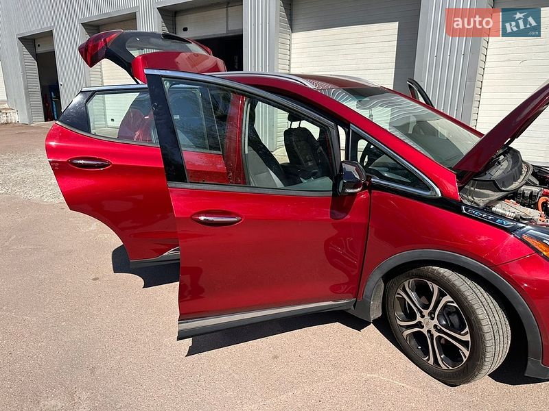 Хэтчбек Chevrolet Bolt EV 2017 в Киеве фото 12 Хэтчбек Chevrolet Bolt EV 2017 в Киеве