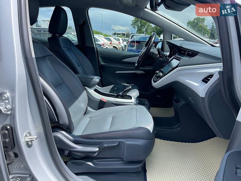 Хэтчбек Chevrolet Bolt EV 2020 в Киеве