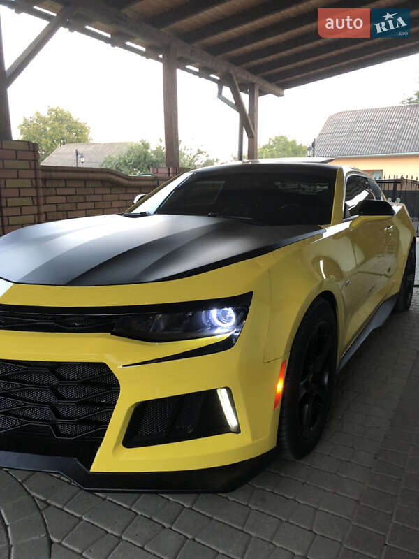 Купе Chevrolet Camaro 2017 в Заставній