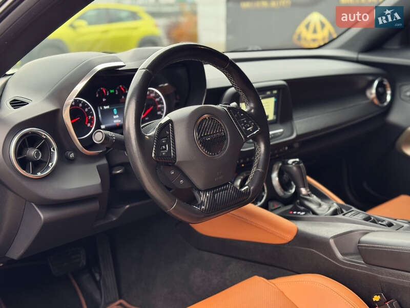 Купе Chevrolet Camaro 2016 в Киеве фото 10 Купе Chevrolet Camaro 2016 в Киеве