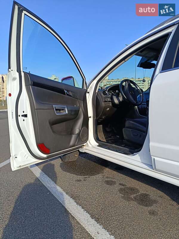 Позашляховик / Кросовер Chevrolet Captiva Sport 2014 в Києві