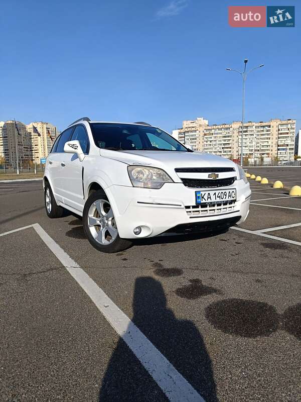 Позашляховик / Кросовер Chevrolet Captiva Sport 2014 в Києві